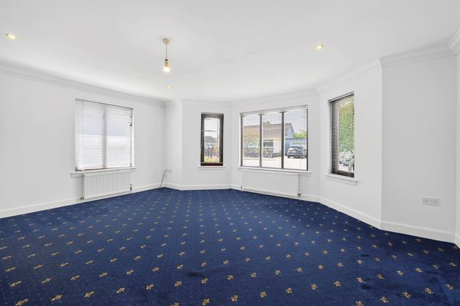 52, Crocus Grove, Irvine photo 2