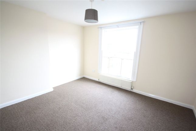 Flat B, 32-34, High Street, Sleaford photo 5