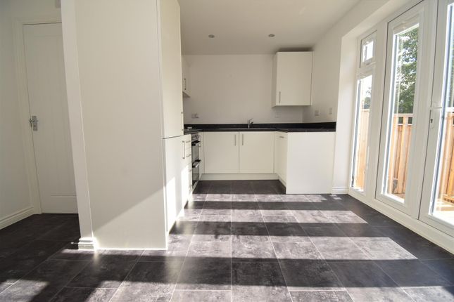 18, Wren Green Way, Wakefield photo 4