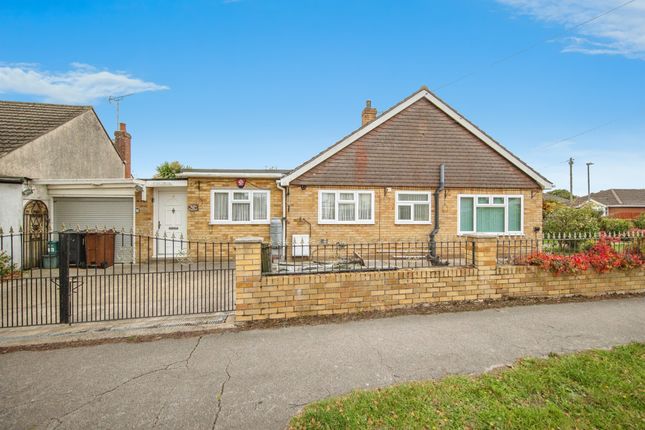 2-bed other on 10, Woodrows Lane, Clacton-On-Sea, £240,000