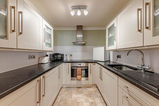 114 William Gibbs Court Orchard Place, Faversham photo 3