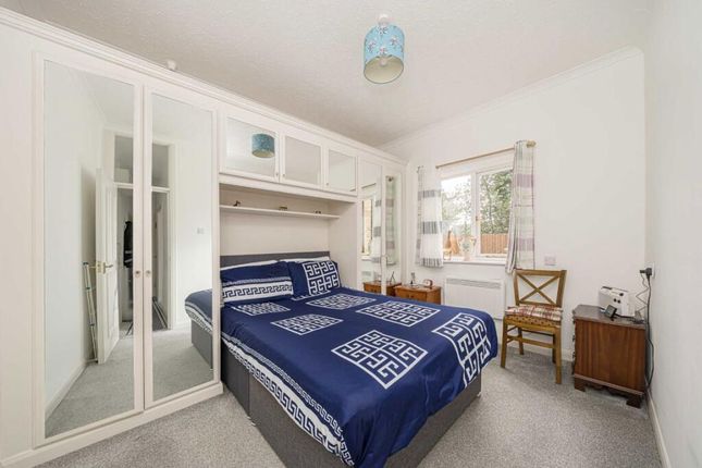 1, Staines Road East, Sunbury-on-Thames photo 4