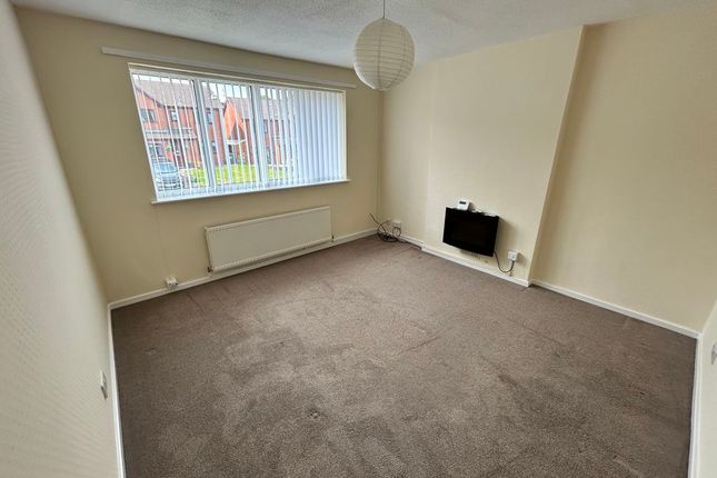 84, Bryn Cadno, Colwyn Bay photo 2