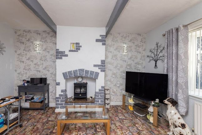 34, Acre Place, Bradford photo 3