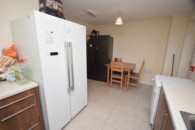 30, Aviation Avenue, Hatfield photo 3