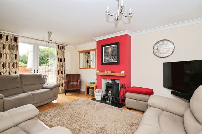 34, Valiant Square, Huntingdon photo 4