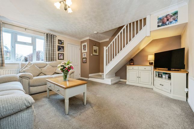 12, Ingram Close, Bedford photo 2