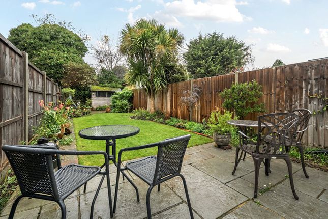7, Dorchester Road, Weybridge photo 2