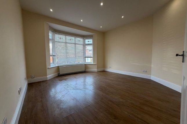 4 First Avenue, Gillingham photo 3