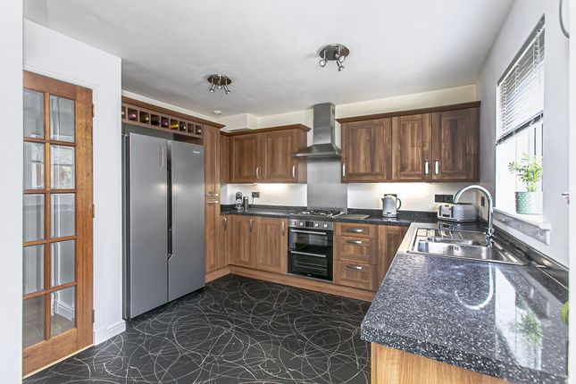 32, Fordell Gardens, Kirkcaldy photo 4