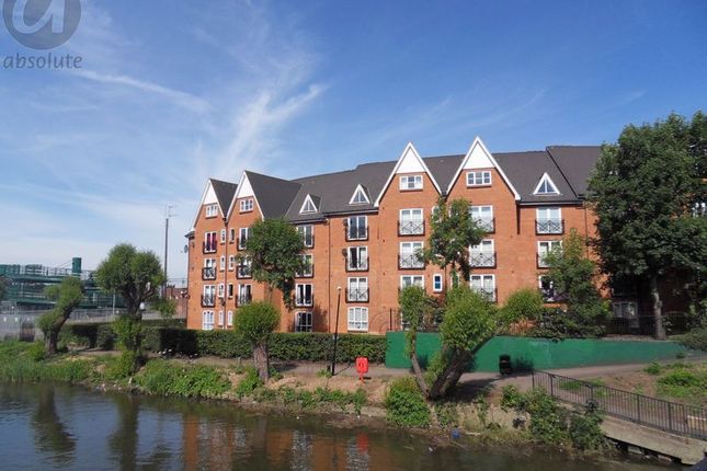 Thumbnail Flat to rent in Crown Quay, Prebend Street, Bedford