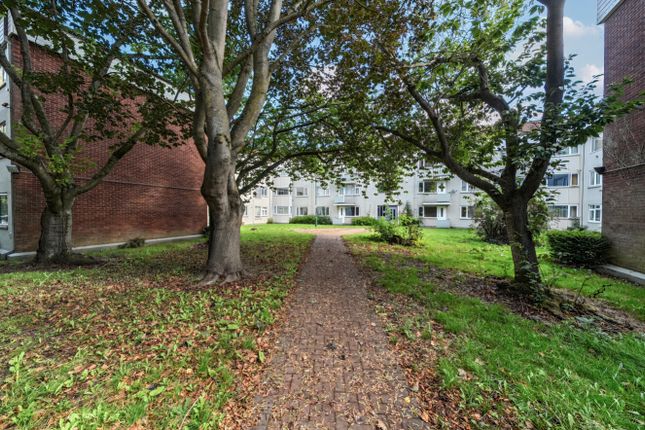 38, Capitol Court, Wollaton photo 4