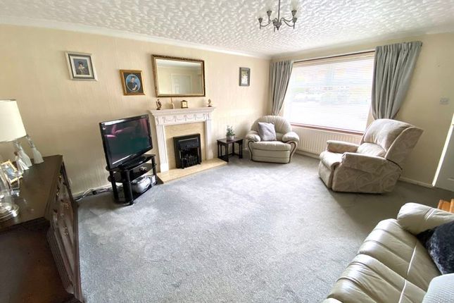 28, The Oaks, Bedworth photo 2