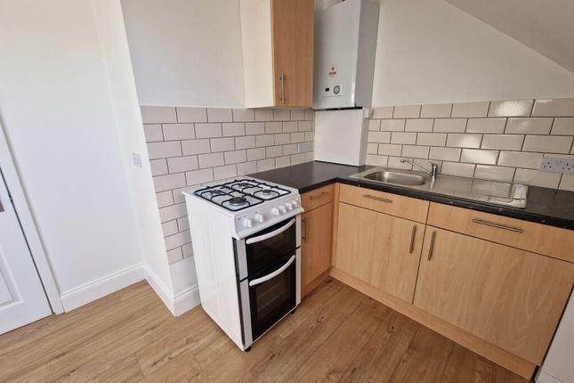 35, Beatrice Avenue, London photo 3