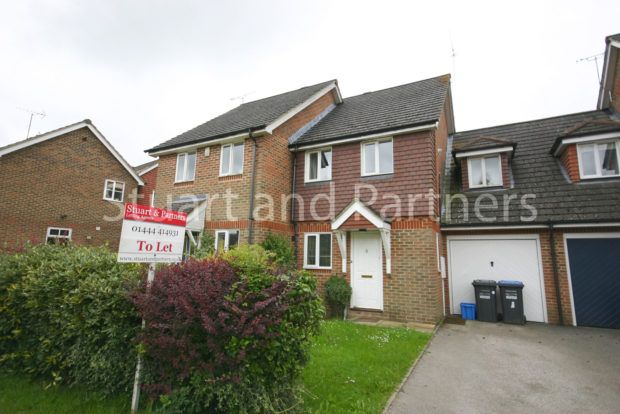 Thumbnail Terraced house to rent in Callender Walk, Cuckfield
