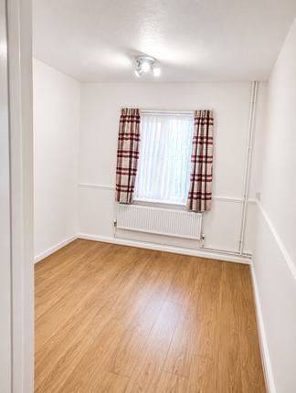 37, Manor Way, Brighton photo 4