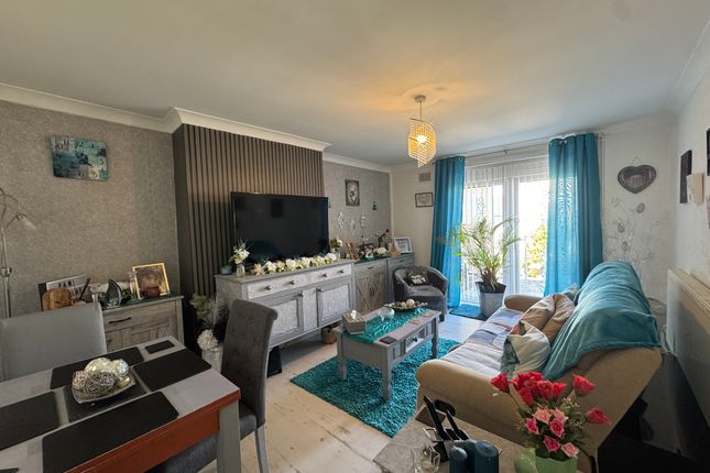 30, Lupin Close, Merthyr Tydfil photo 3
