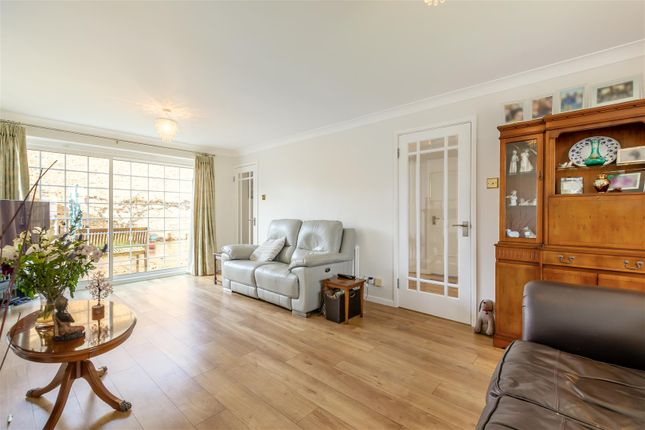 21, Georgian Drive, Maidstone photo 4