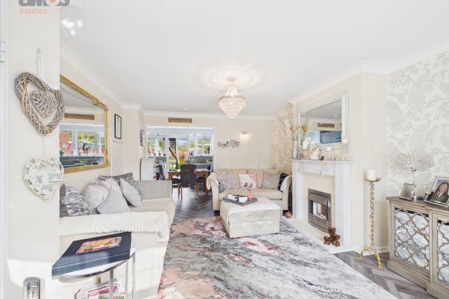 Nicholson Crescent, Benfleet photo 4