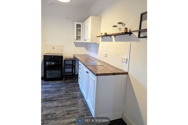 A Wilbraham Road, Flat ChorltonCumHardy, Manchester photo 3
