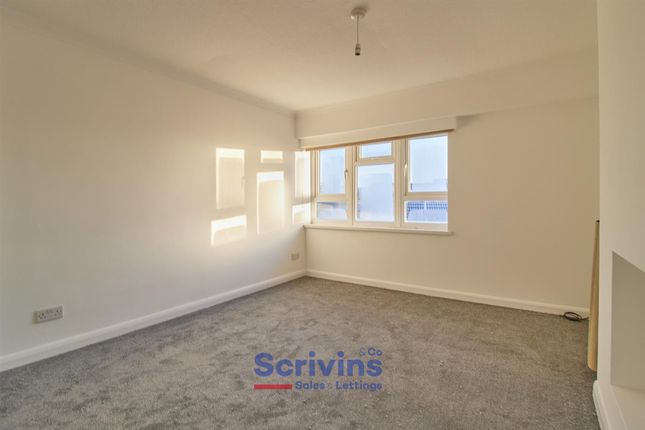 Flat 4, Co-Op House, Barwell photo 4