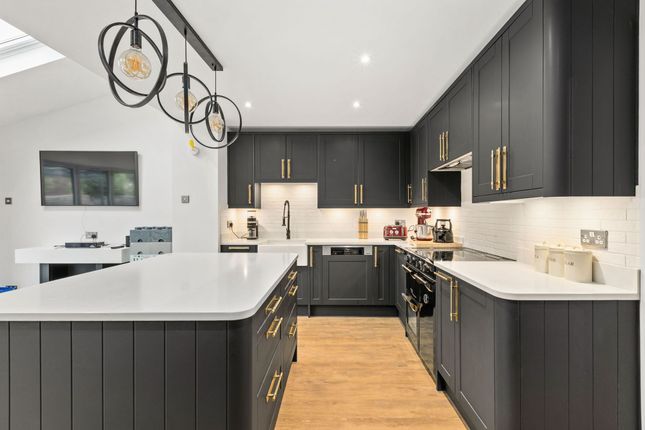 8 Lingfield Road, Royston photo 4
