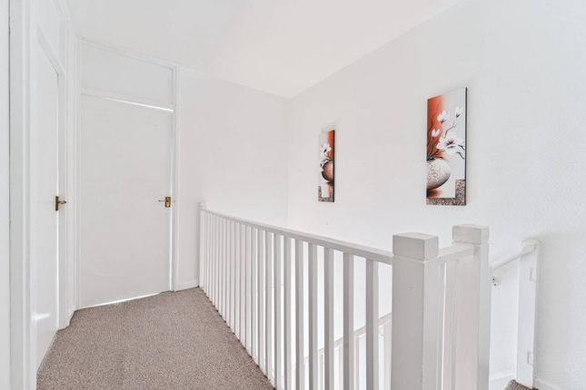 Flat for sale in Christchurch Road, Brixton Hill, London