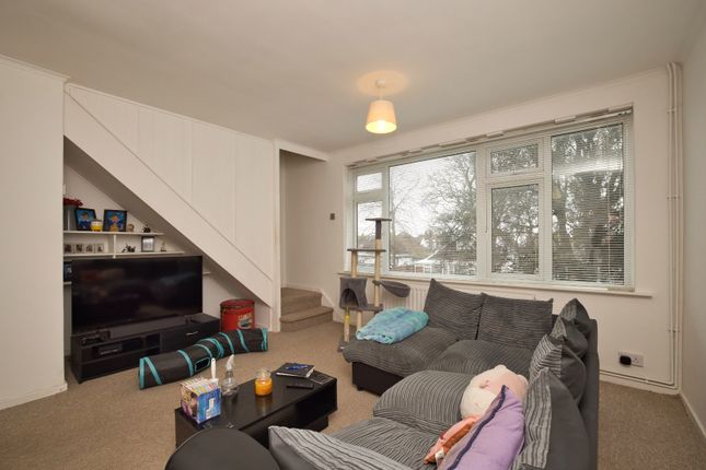 46, Magdalen Court, Kent photo 2