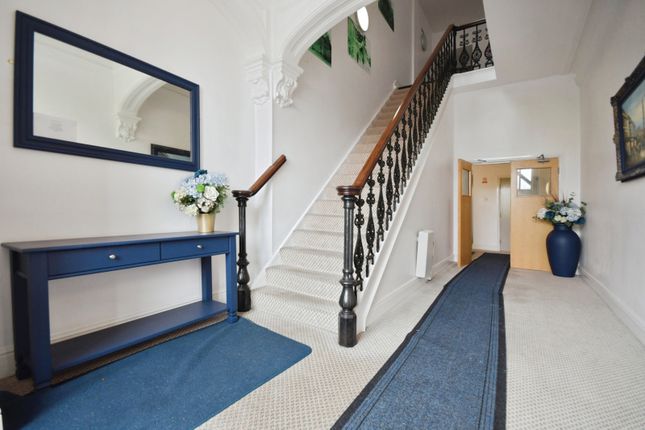 Apartment 7, Chinley Lodge, 1, Green Lane, High Peak photo 2