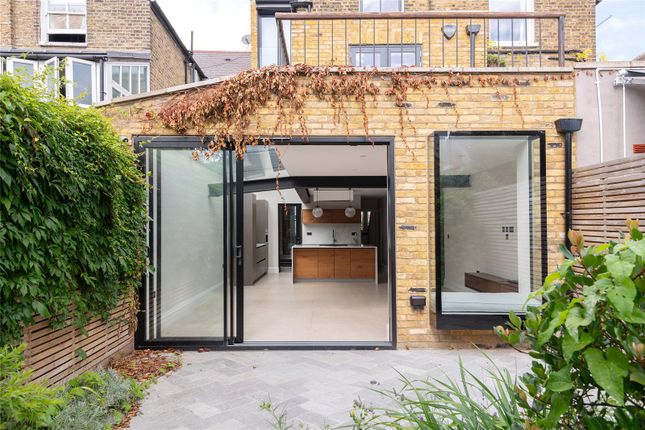 71, Elms Crescent, London photo 4