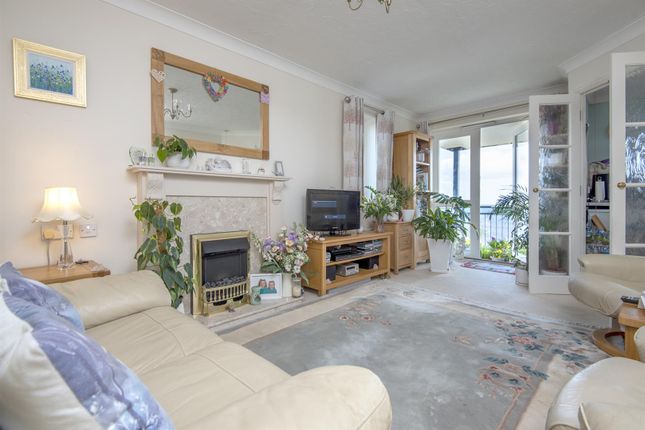 14 Carnes Court, Emslie Road, Falmouth photo 4