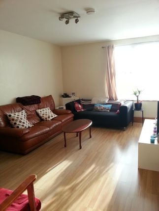 Flat to rent in Tulse Hill, London