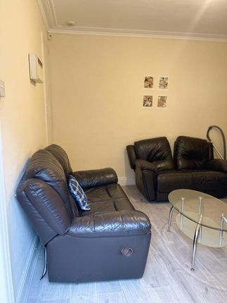 Terraced house to rent in Harold Grove, Hyde Park, Leeds