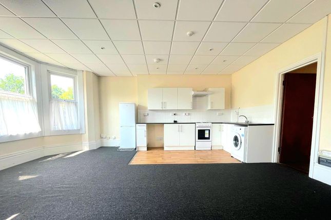 Flat D, 56, St Augustine Avenue, South Croydon photo 3