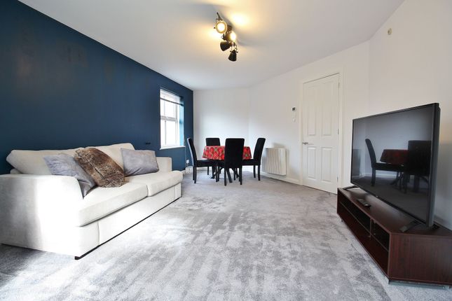 Flat 12, Poynder Lodge London Road, Isleworth photo 2
