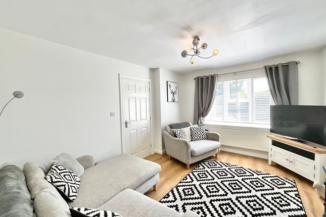 29 Glebe Gardens, Stoke-On-Trent photo 2