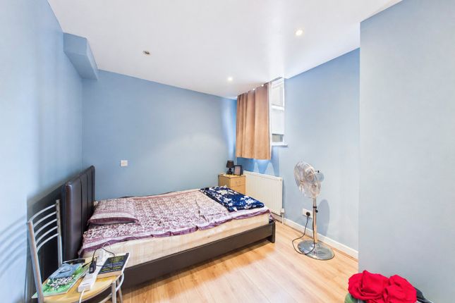 Flat 4, 8a, High Street, Reading photo 4