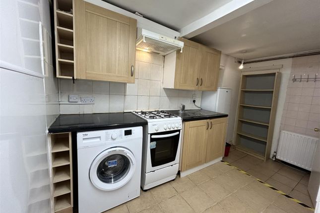 Thumbnail Property to rent in Sycamore Avenue, London