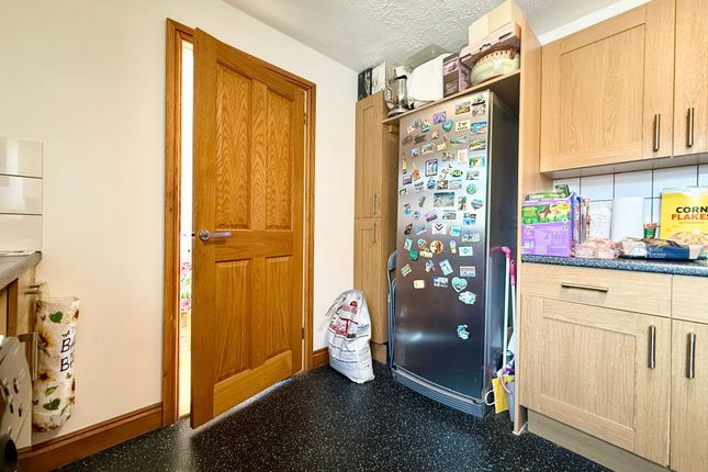 3 Rye Avenue, Cheltenham photo 3
