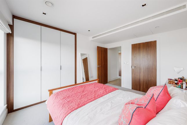 Flat for sale in Dashwood House, London