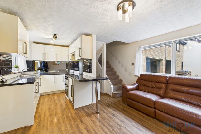 29, Hoghton Close, Lytham St. Annes photo 2