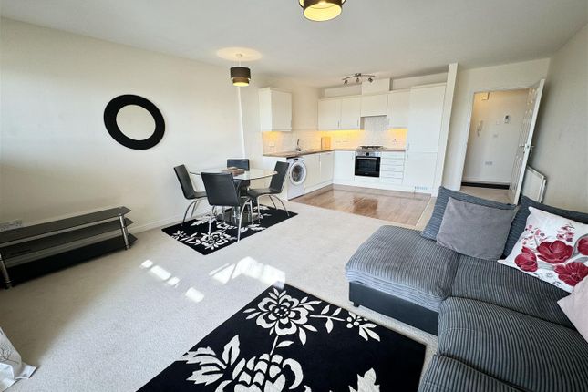 Flat 25, Guillemot House, Norton Way, Poole photo 3