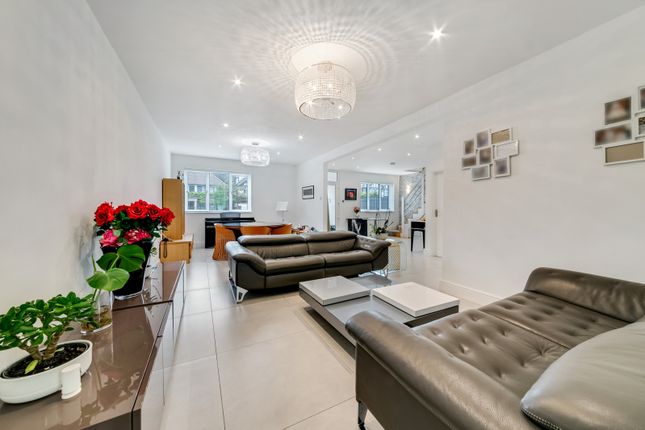109, Ullswater Crescent, London photo 4
