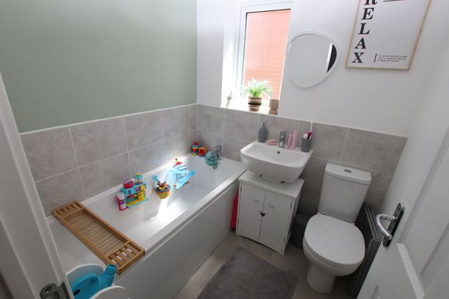 38, Parklands Avenue, Humberston photo 5