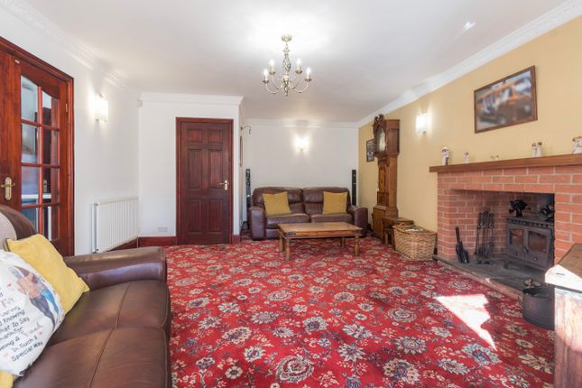 72, Knottingley Road, Pontefract photo 4