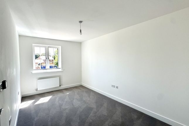 Bullens Green Lane, Colney Health photo 4