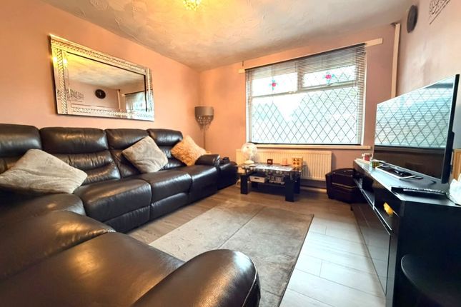 7 Bristol Close, Blackburn photo 2