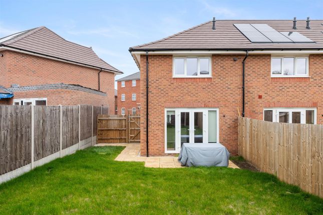 End terrace house to rent in Perrywood Way, Warwick