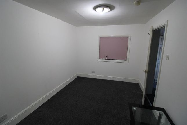 Basement, 109, Moorbottom Road, Huddersfield photo 5