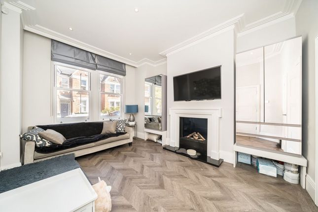 11, Stirling Road, London photo 4